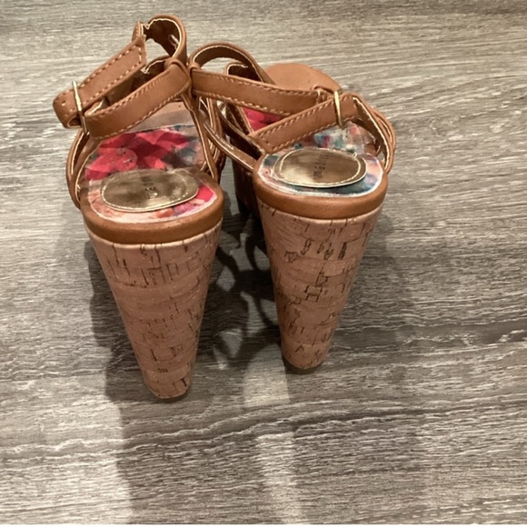 Steve Madden Cork Wedges 7.5 - Picture 3 of 12